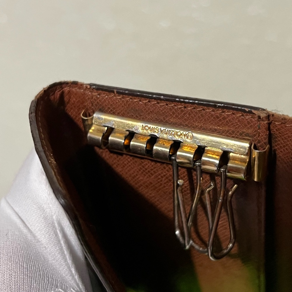 Louis Vuitton Brown Monogram Key & Card Holder - Picture 9 of 11